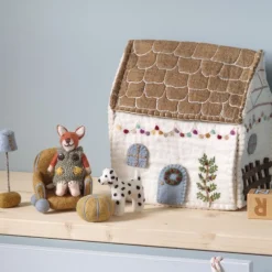 En Gry & Sif Children'S Figurines - Festive Fox House| Felt Figurines