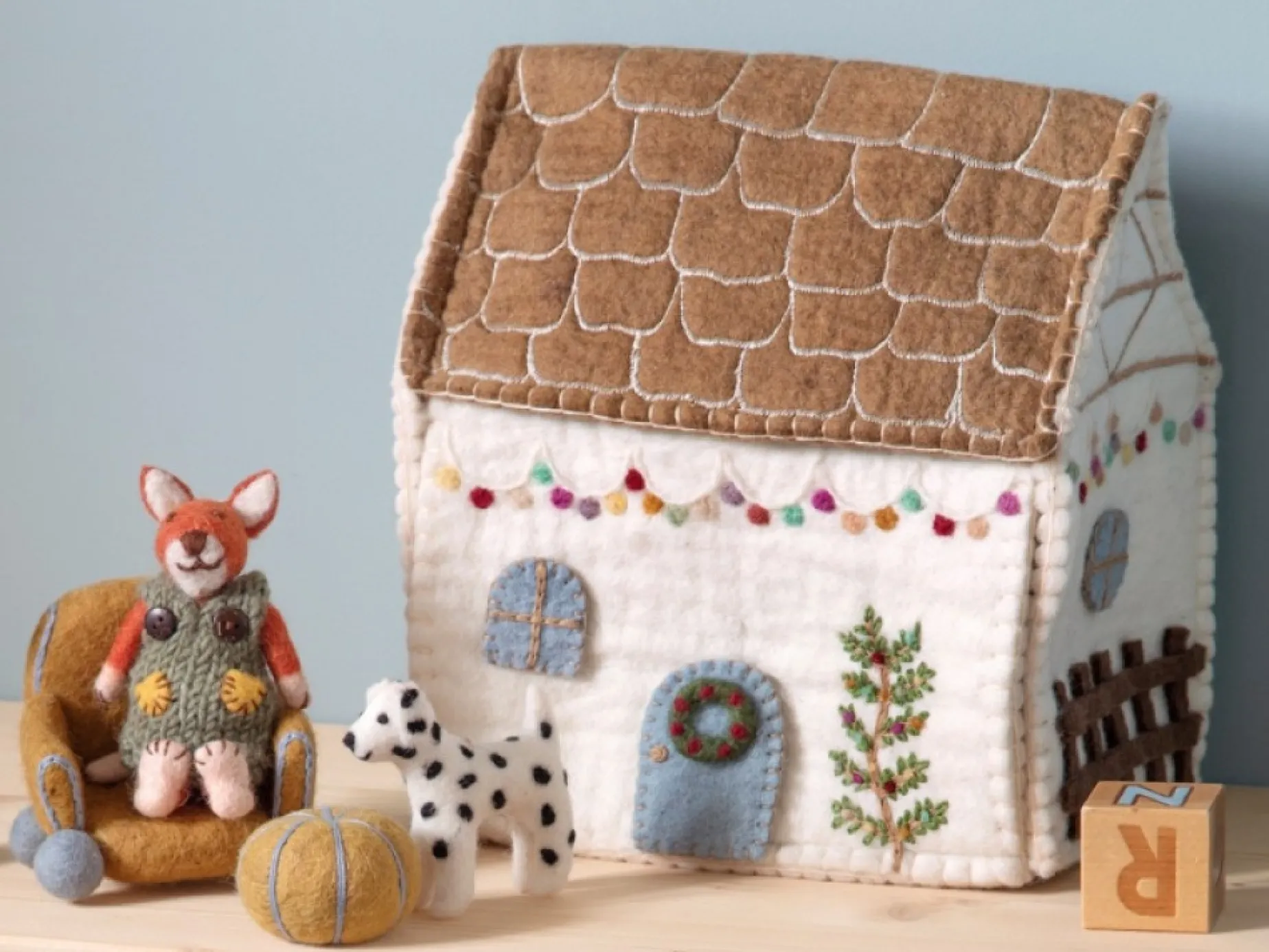 En Gry & Sif Children'S Figurines - Festive Fox House| Felt Figurines