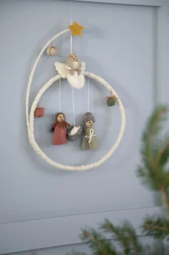 En Gry & Sif Felt Christmas Wreath - Nativity| Felt Christmas Tree Decorations