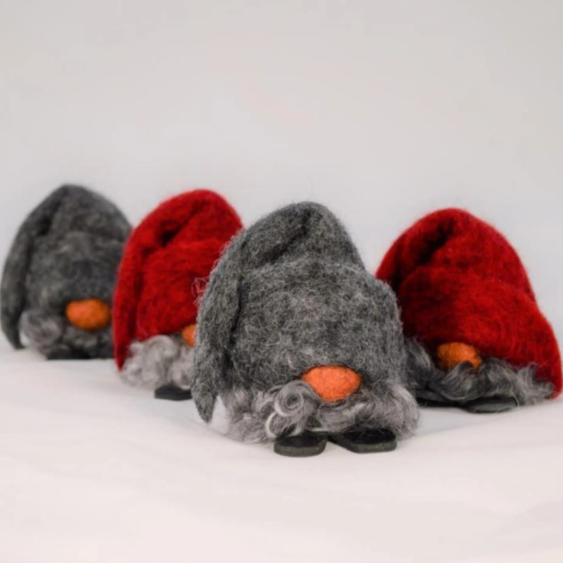 Asas Tomtebod Tomte Gnome - Little Sune (Grey Cap)| Tomte Gnomes
