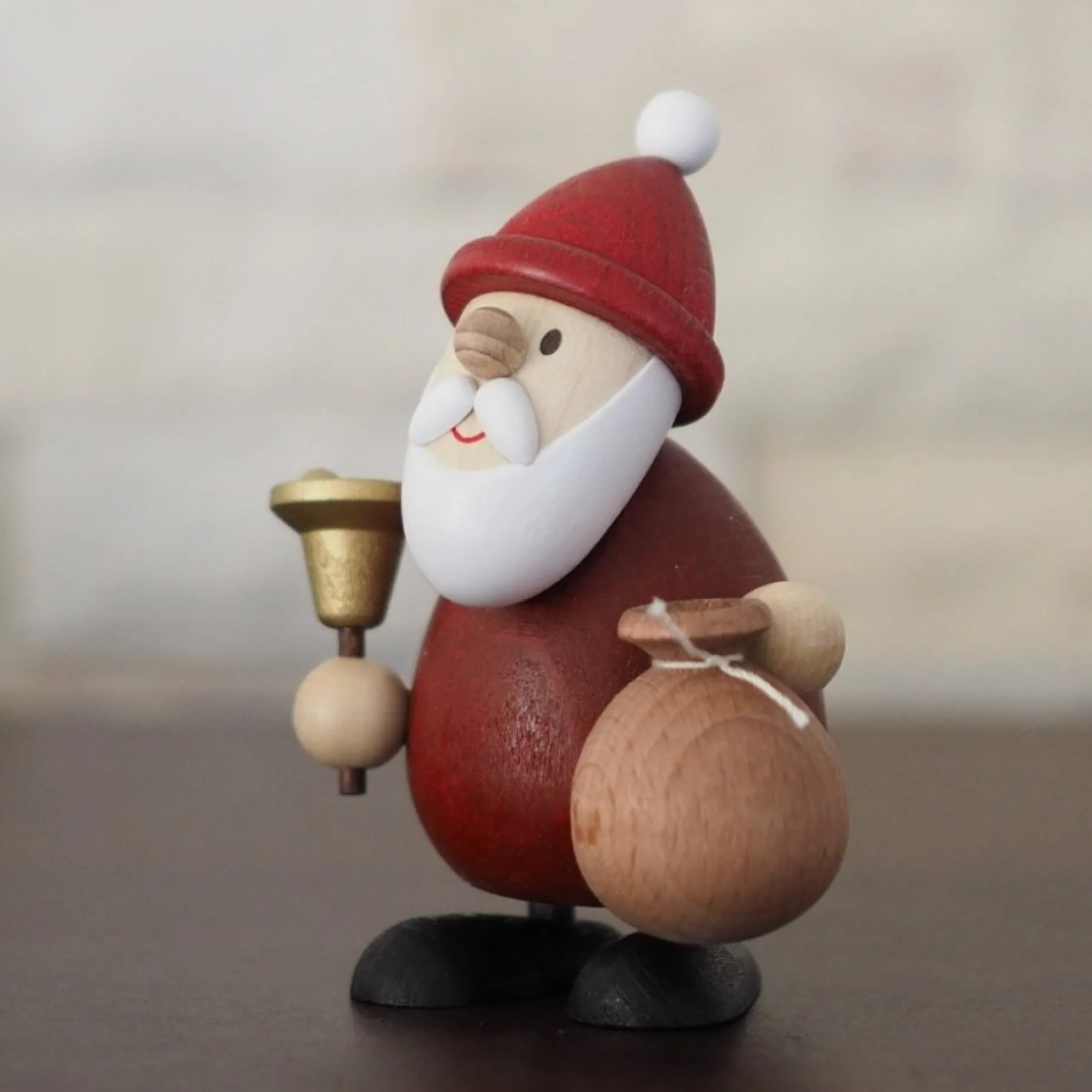 Paul Ullrich Weihnachtsmann Collectibles - Santa And Bell With Tree| Rudolph & Friends Collectibles