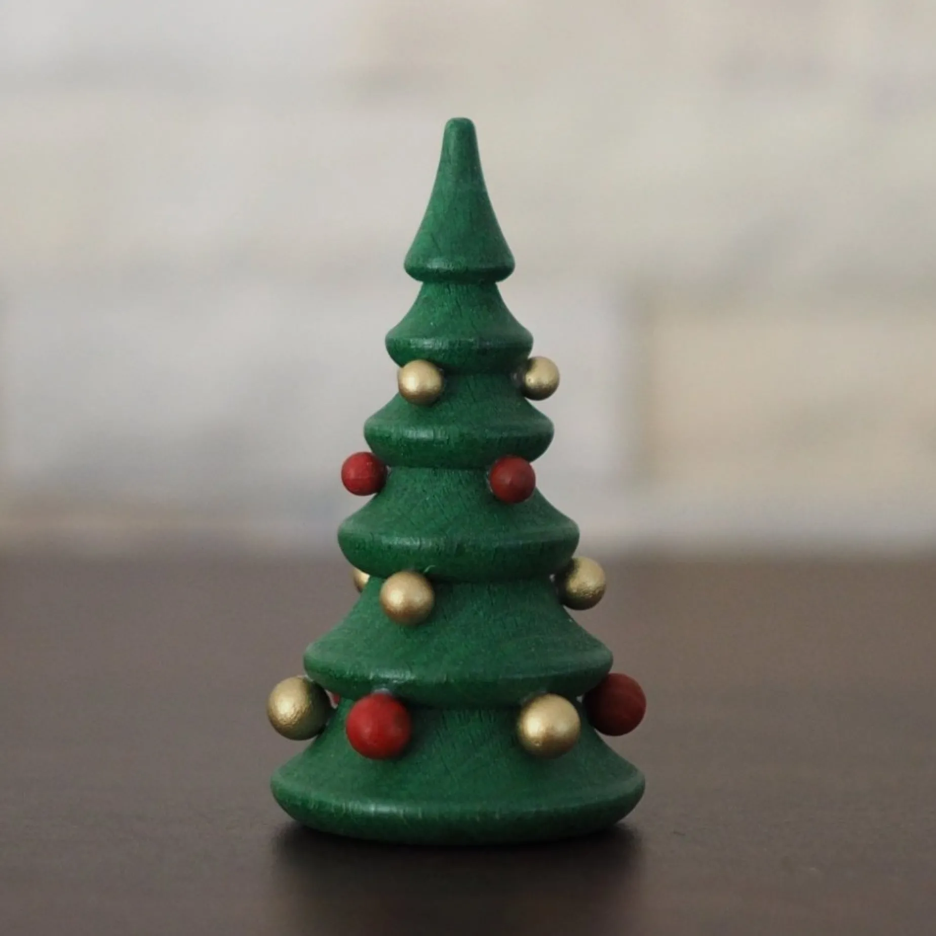 Paul Ullrich Weihnachtsmann Collectibles - Santa And Bell With Tree| Rudolph & Friends Collectibles