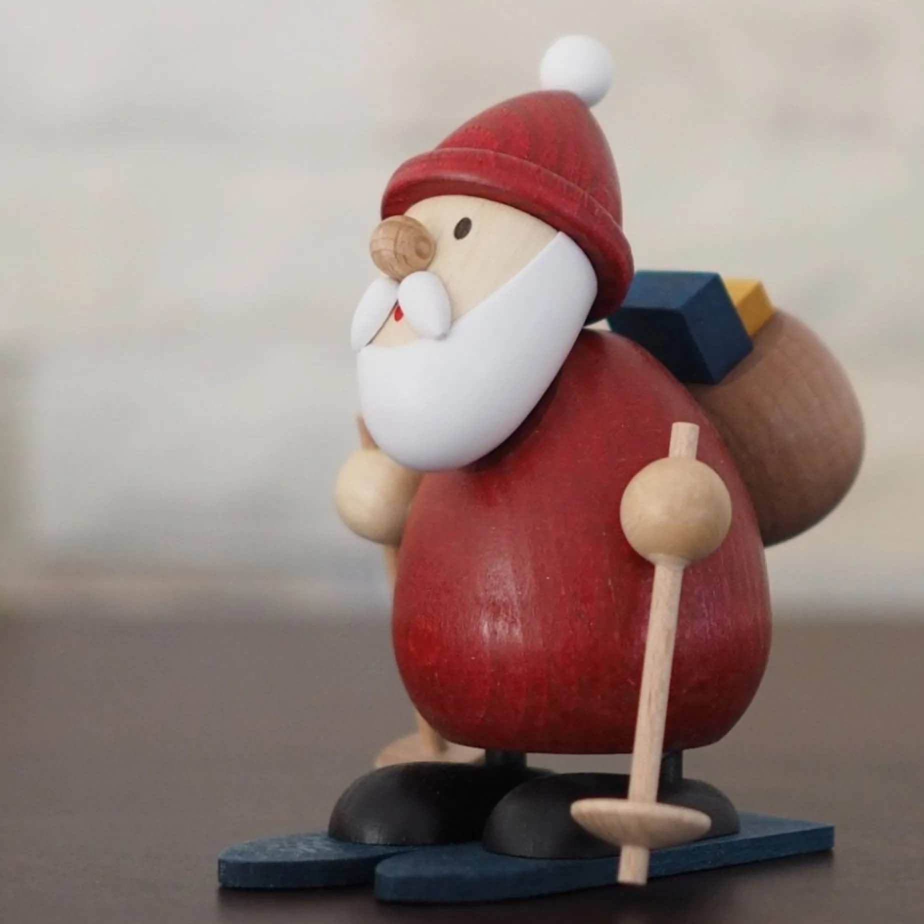 Paul Ullrich Weihnachtsmann Collectibles - Santa Skiing| Rudolph & Friends Collectibles
